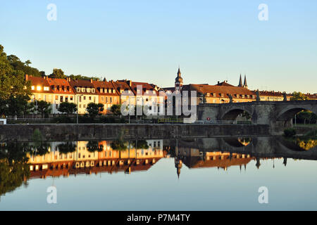 Deutschland, Bayern, Oberfranken Region, Würzburg, Statue auf Alte Mainbrücke (Alte Mainbrücke) Stockfoto