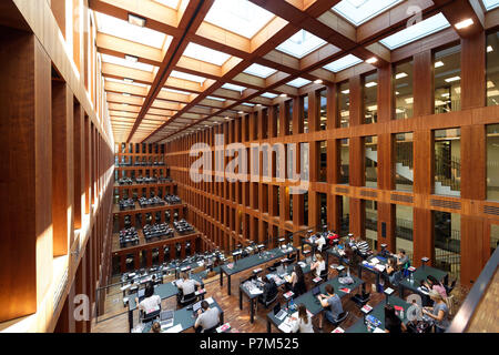 Deutschland, Berlin, Bezirk Mitte, Jacob und Wilhelm Grimm Zentrum der Humboldt Universität Bibliothek, Erbaut vom Schweizer Architekten Max Dudler, im Jahr 2009 eingeweiht. Stockfoto