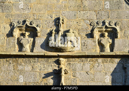 Frankreich, Finistere, Roscoff, caravel an der Wand von Notre Dame de Croas Batz Kirche Stockfoto