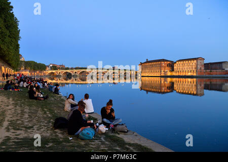 Frankreich, Haute Garonne, Toulouse, Garonne Banken, Henri Martin Promenade, Rue Lucien Lombard, Pont Neuf und das Hotel Dieu St Jacques, UNESCO Weltkulturerbe Stockfoto