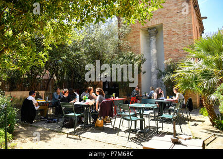 Frankreich, Haute Garonne, Toulouse, St. Raymond Museum, Café des Antiquitäten im Garten des Museums Stockfoto