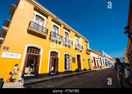 Macedonio Alcala Straße ist die touristische Wanderer von der Stadt Oaxaca im Süden Mexikos Stockfoto