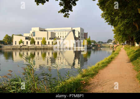 Frankreich, Bas Rhin, Straßburg, Entwicklung von Port du Rhin (Hafen der Rhein) und Umstellung der Wellenbrecher des Bassin d'Austerlitz, La Cite de la Musique (Kulturzentrum für Tanz und Musik) Stockfoto