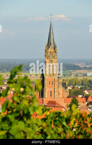 Frankreich, Bas Rhin, Alsace Wein Straße, Dambach la Ville, St. Etienne Kirche Stockfoto