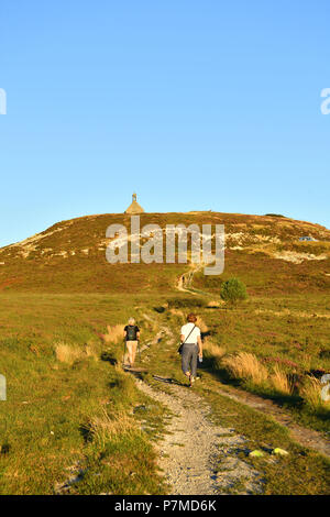 Frankreich, Finistere, Parc Naturel Regional d'Armorique (Armorica Regionalen Naturpark), Saint Rivoal, Monts d'Arrée, Wandern auf den Mont Saint Michel de Brasparts, der Saint Michel Kapelle Stockfoto