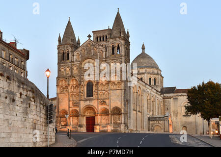 Frankreich, Charente, Angouleme, Kathedrale St-Pierre Stockfoto