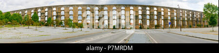 Panoramablick von Amoreira Aquädukt in der Stadt Elvas. Region Alentejo. Portugal Stockfoto