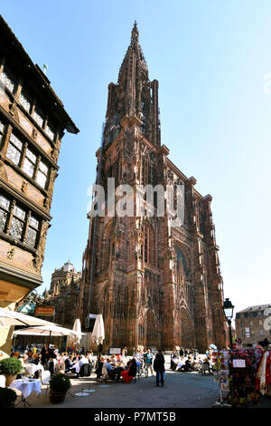 Frankreich, Bas Rhin, Straßburg, Altstadt zum Weltkulturerbe der UNESCO, Place de la Cathedrale, Maison Kammerzell des 15. und 16. Jahrhundert und die Kathedrale von Notre Dame Stockfoto