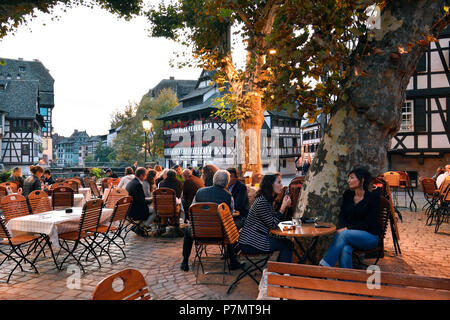 Frankreich, Bas-Rhin, Straßburg, Altstadt Weltkulturerbe der UNESCO, die Viertel Petite France mit dem Maison des Tanneurs restaurant Stockfoto