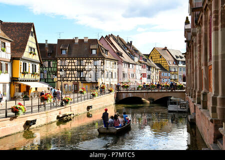 Frankreich, Haut Rhin, Alsace Weinstraße, Colmar, La Petite Venise Viertel, traditionellen Fachwerkhäusern, Quai de la Kai Poissonnerie Stockfoto