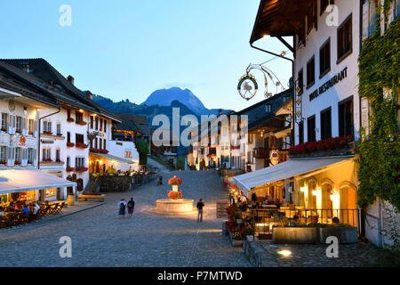 Schweiz, Kanton Freiburg Gruyeres, mittelalterliche Stadt Stockfoto