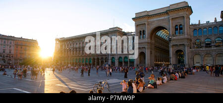 Italien, Lombardei, Mailand, Piazza del Duomo, Eintrag von Vittorio Emmanuel II Galerie, Shopping Arkade im 19. Jahrhundert von Giuseppe Mengoni Stockfoto