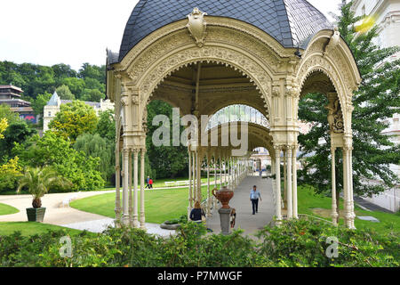 Tschechische Republik, Westböhmen, historische Altstadt von Karlsbad, Karlsbad, Sadova Kolonada (Park Sprudelkolonnade) von 1881 zurückgehen. Stockfoto