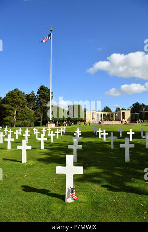 Frankreich, Calvados, Omaha Beach, Colleville-sur-Mer, Normandie amerikanischen Friedhof, weißem Marmor Kreuze Stockfoto