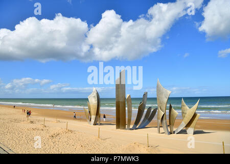 Frankreich, Calvados, Plage de Vierville-sur-Mer (Omaha Beach), Les Braves Skulptur zum 60. Jahrestag der Landung in der Normandie gewidmet Stockfoto