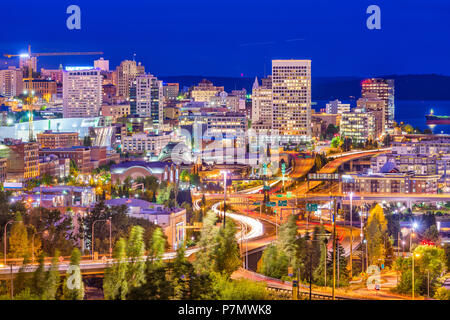 Tacoma, Washington, USA Skyline bei Nacht. Stockfoto