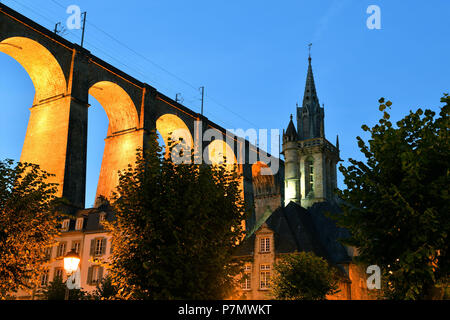 Frankreich, Finistere, Morlaix, Sainte Melaine Kirche und Viadukt Stockfoto