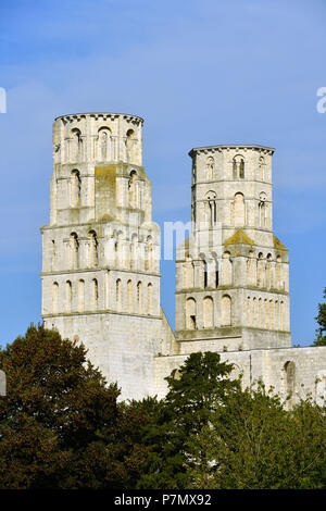 Frankreich, Seine Maritime, im Regionalen Naturpark der Boucles de la Seine, Jumièges, Saint Pierre Abtei im 7. Jahrhundert gegründet. Stockfoto