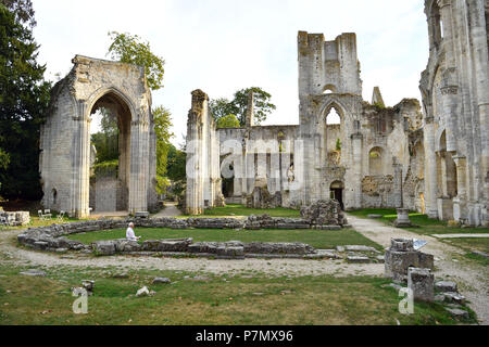 Frankreich, Seine Maritime, im Regionalen Naturpark der Boucles de la Seine, Jumièges, Saint Pierre Abtei im 7. Jahrhundert gegründet. Stockfoto