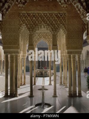 PATIO DE LOS LEONES CONSTRUIDO POR MOHAMMED V - SIGLO XIV. Ort: ALHAMBRA - PATIO DE LOS LEONES, Granada, Spanien. Stockfoto