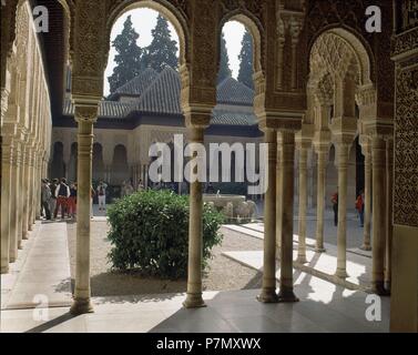 PATIO DE LOS LEONES CONSTRUIDO POR MOHAMMED V - SIGLO XIV. Ort: ALHAMBRA - PATIO DE LOS LEONES, Granada, Spanien. Stockfoto