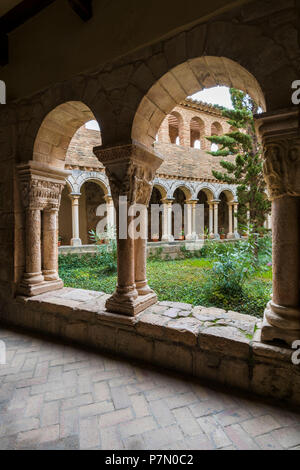 Die Klausur der Colegiata de Santa Maria la Mayor, Alquezar, Huesca, Aragón, Spanien, Europa Stockfoto