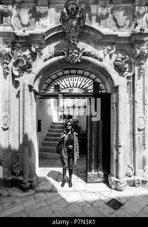 Locorotondo (Apulien, Italien) - Die wunderschöne weiße Stadt in der Provinz von Bari, unter den Top 10 der schönsten Dörfer im Süden Italiens gewählt. Stockfoto