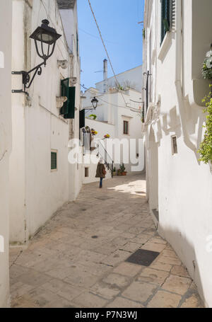 Locorotondo (Apulien, Italien) - Die wunderschöne weiße Stadt in der Provinz von Bari, unter den Top 10 der schönsten Dörfer im Süden Italiens gewählt. Stockfoto