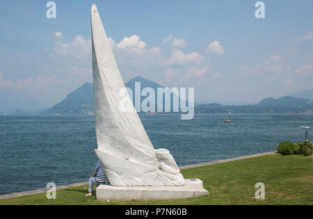 Sommer Szene Stresa, berühmten Resort am westlichen Ufer des Lago Maggiore, Italien, Europa Stockfoto