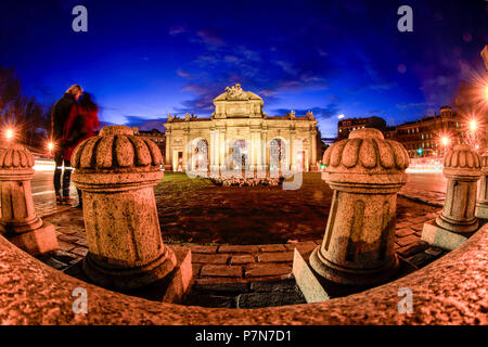 Puerta de Alcala Tor und der Calle de Alcala, Madrid, Spanien Stockfoto