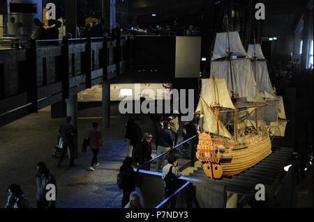 Stockholm. Schweden. Vasa-Museum. Gebaut, um Haus Kriegsschiff Vasa, das auf Befehl des Königs von Schweden Gustav Adolf 1626-1628 gebaut wurde. Innenraum. Stockfoto