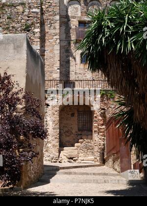 MUSEO DE CACERES. PALACIO DE LAS VELETAS Y CASA DE LOS CABALLOS. EN LA PLAZA DE LAS VELETAS. CACERES, EXTREMADURA. Stockfoto