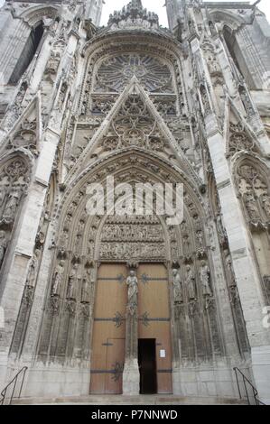 CATEDRAL DE NOTRE-DAME. Details und Buchungsmöglichkeit DE LA PORTADA. . ROUEN, Frankreich. Stockfoto