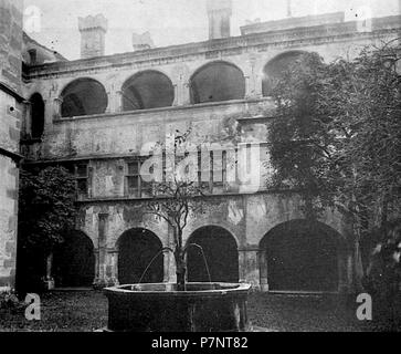 Italiano: Fontana del Castello di Issogne (foto Nigra). Vor 1942 160 Fontana Castello issogne Foto nigra Stockfoto