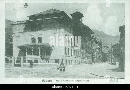 Dieser Medien zeigt das kulturelle Erbe Denkmal mit der Nummer13948 in Südtirol. English: Elisabethschule in Bozen 1928 von Südwest. 21 August 2013, 10:49:33 144 Elisabethschule in Bozen 1928 Stockfoto