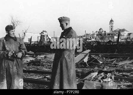 Српски / Srpski: Fotografije Smedereva neposredno Pre i nakon katastrofalne eksplozije Juna 1941. u kojoj je poginulo Vice hiljada ljudi u jednom Danu. 1941 143 Eksplozija u Smederevu 1941 09. Stockfoto
