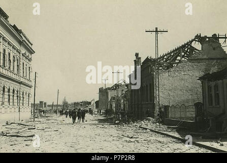 Српски / Srpski: Fotografije Smedereva neposredno Pre i nakon katastrofalne eksplozije Juna 1941. u kojoj je više poginulo hiljada ljudi u jednom Danu - Ruševine u centru. 1941 143 Eksplozija u Smederevu 1941 14. Stockfoto
