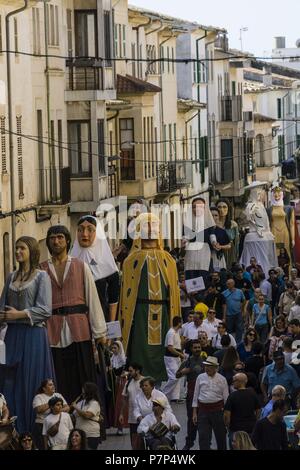 Desfile tradicional de Gigantes y Cabezudos, Llucmajor, Migjorn, Balearen, Spanien. Stockfoto