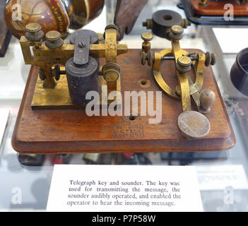 N/A. N/A 368 Telegraph Schlüssel und Echolot, L.C.T. (L. C. Tillotson) und Co., 8 Dey Street, NY-Bennington Museum - Bennington, VT-DSC 08636 Stockfoto