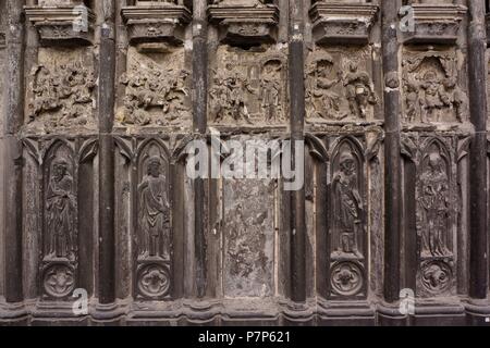 CATEDRAL DE NOTRE-DAME. ESCULTORICOS PORTADA Y Details und Buchungsmöglichkeit. TOURNAI, FRANCIA. Stockfoto