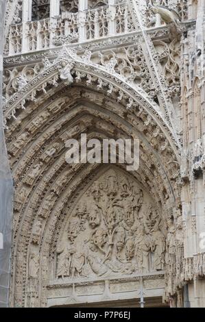 CATEDRAL DE NOTRE-DAME. Details und Buchungsmöglichkeit DE LA PORTADA. . ROUEN, Frankreich. Stockfoto