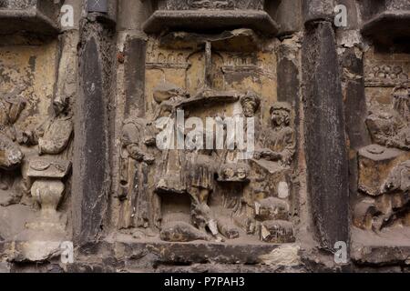 CATEDRAL DE NOTRE-DAME. ESCULTORICOS PORTADA Y Details und Buchungsmöglichkeit. TOURNAI, FRANCIA. Stockfoto