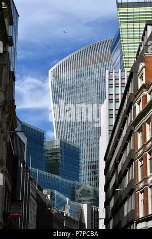 Alte und neue Architektur auf der Fenchurch Street in London. Stockfoto
