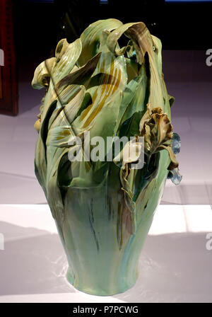 205 Iris Vase, Design von Albert Klein, Königliche Porzellan-Manufaktur Berlin, 1899, Porzellan - sogenannten Bröhan-Sammlung Museum, Berlin - DSC 03907 Stockfoto