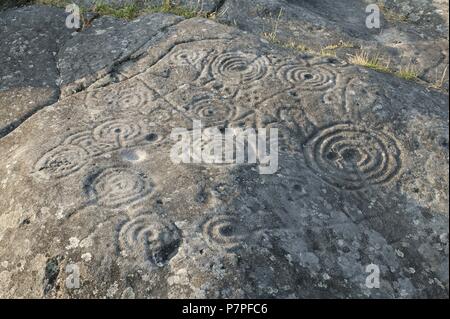 PETROGLIFOS DE MOGOR. Las MEJORES PETROGLIFOS MARÍN, Pontevedra, Galicien, ESPAÑA. Stockfoto