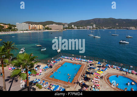 Anzeigen von Palmanova Resort im Sommer Stockfoto