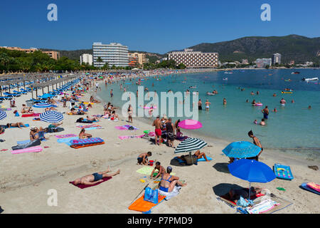 Anzeigen von Palmanova Resort im Sommer Stockfoto