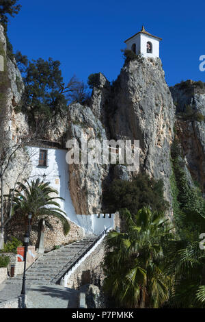 San Jose Tor und Glockenturm der Bergdorf Stockfoto