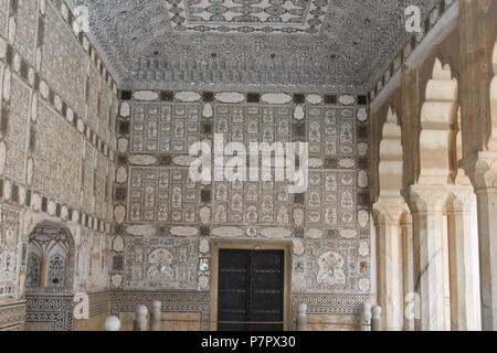 Sheesh Mahal und auch als Spiegel Palast bekannt ist der prächtige Stück Architektur mit wunderschönen Edelsteinen und Glas gebaut. Stockfoto