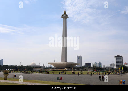 Jakarta, Indonesien - 20. Juni 2018: Das National Monument in Merdeka Square im Zentrum der indonesischen Hauptstadt Jakarta. Stockfoto